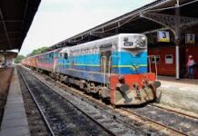 දුම්රියෙන් වැලි ප්රවාහනය පාඩුවට කරන්නැයි ඇමැතිගෙන් නියෝගයක් !